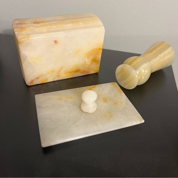 Vintage Alabaster Onyx Marble Stone Jewelry Box & Bud Vase - Picture 6 of 7